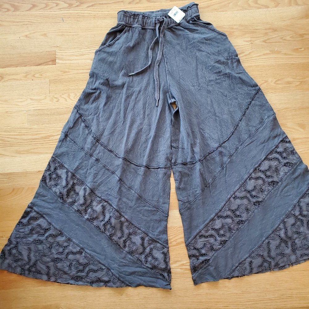 NEW FREE PEOPLE MOVEMENT Size XS FIELD OF DREAMS WIDE-LEG PANTS Embroidered Boho - Picture 4 of 9